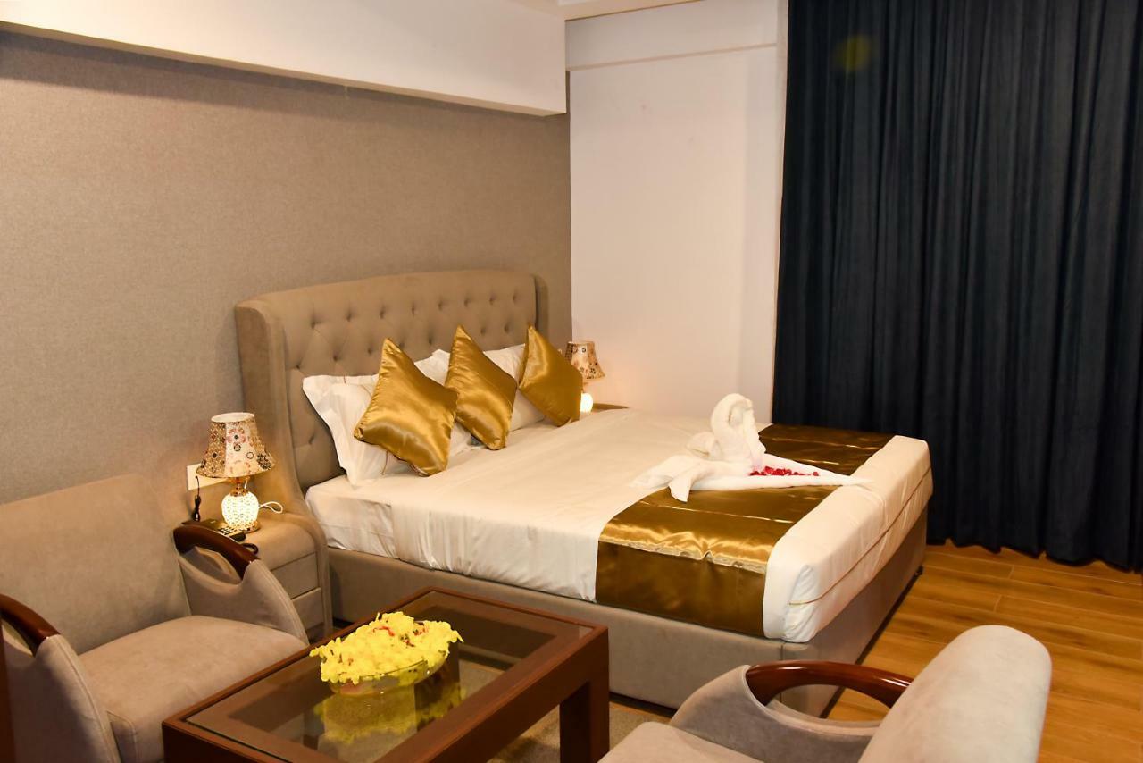 מייזור Silver Oak Hotel מראה חיצוני תמונה