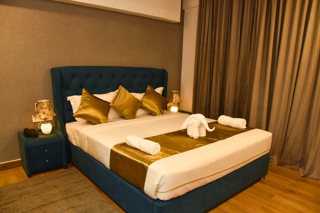 מייזור Silver Oak Hotel מראה חיצוני תמונה