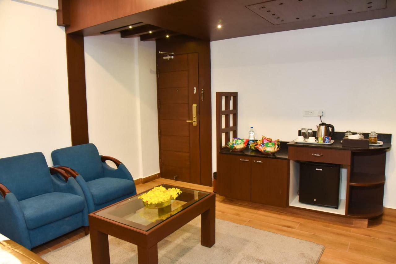 מייזור Silver Oak Hotel מראה חיצוני תמונה