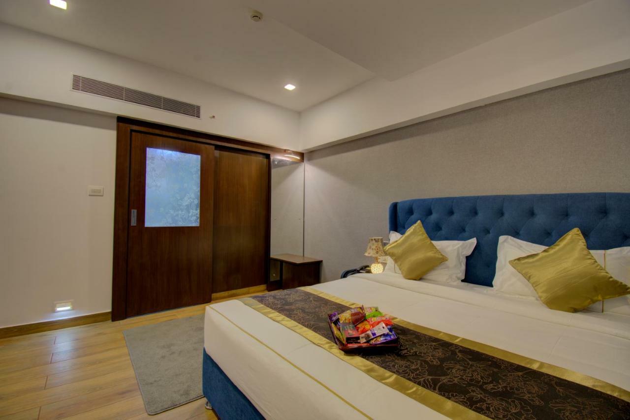 מייזור Silver Oak Hotel מראה חיצוני תמונה