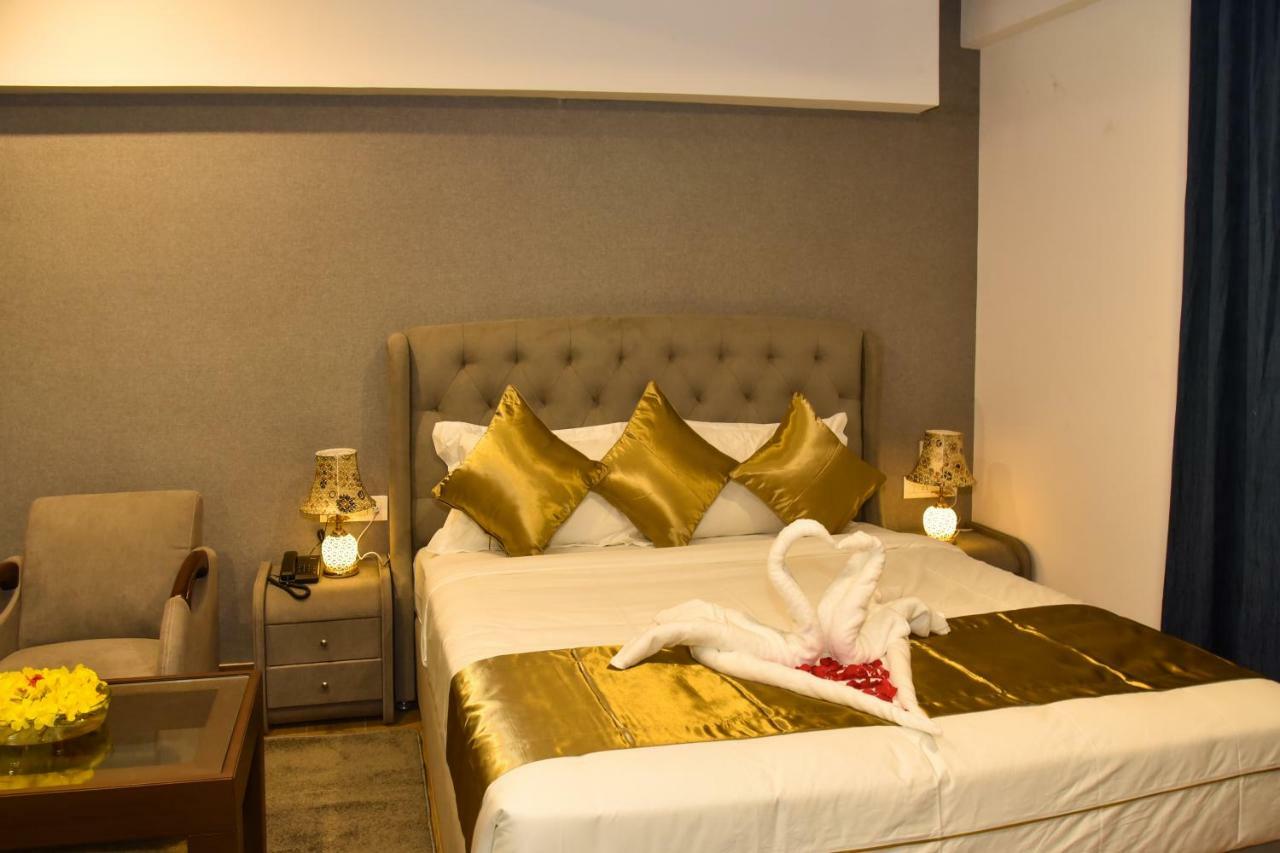 מייזור Silver Oak Hotel מראה חיצוני תמונה